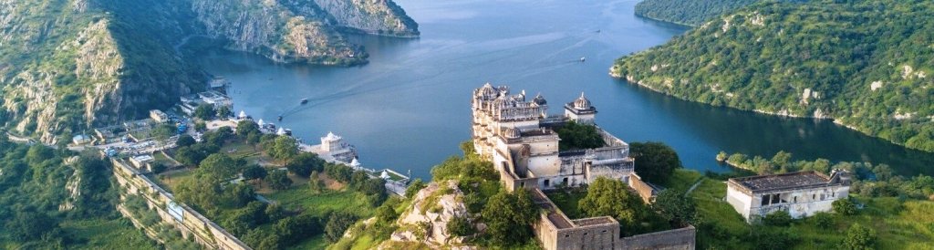 Udaipur to Mount Abu Taxi